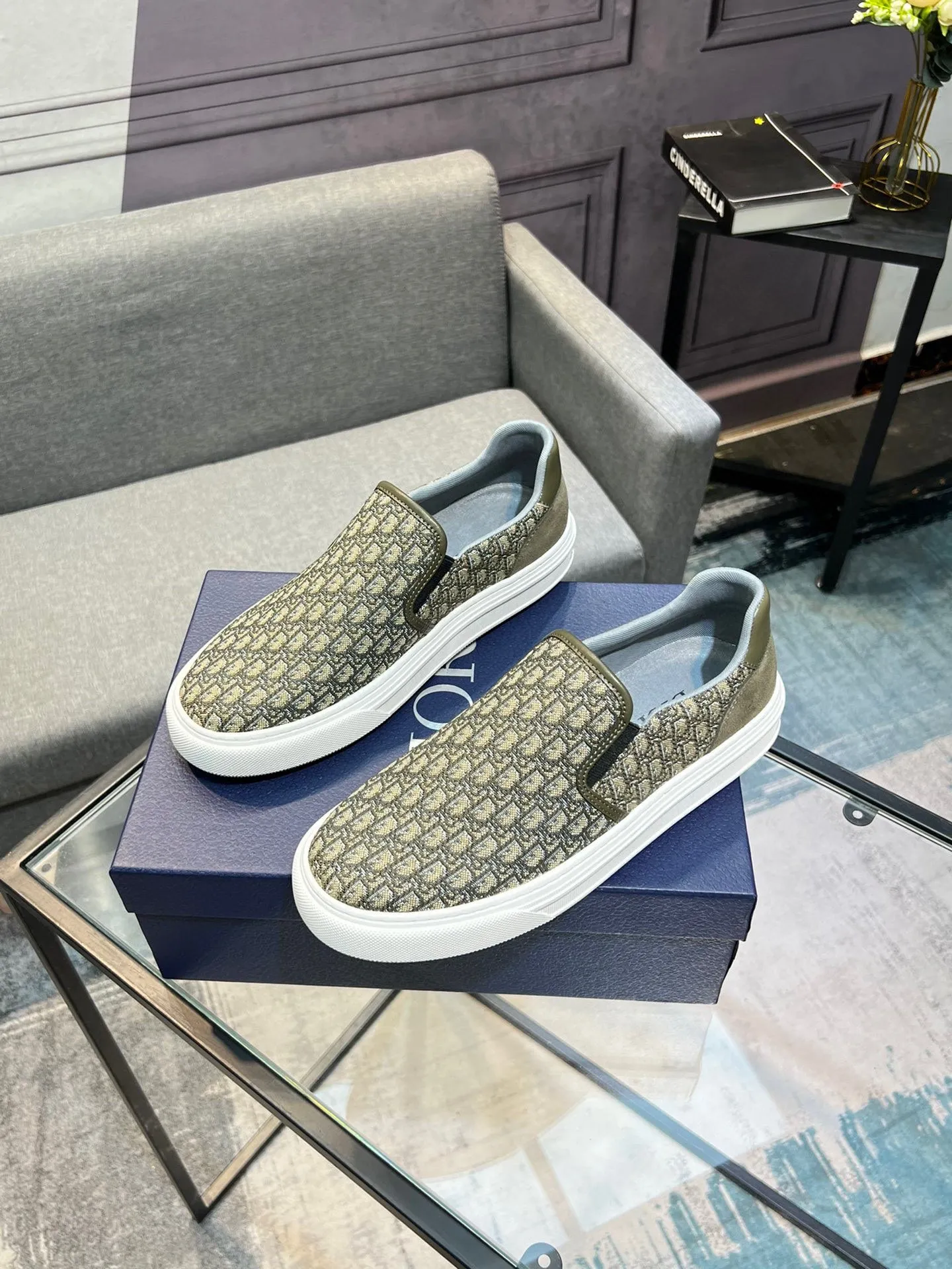 Men's shoes 💰380 The latest DiOr shipment, using imported top-grade jacquard fabric with cowhide design 👍 Breathable mesh lining, comfortable to wear, lightweight, original last mold, official website 1:1, private mold outsole, non-slip, color, multiple colors available, code number 38 to 44 (45 can be ordered)